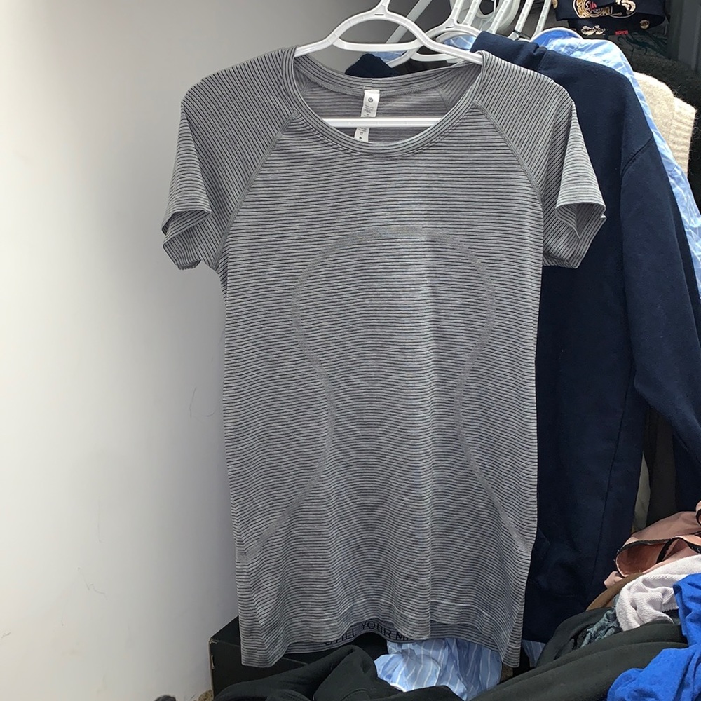 LULULEMON Shirt